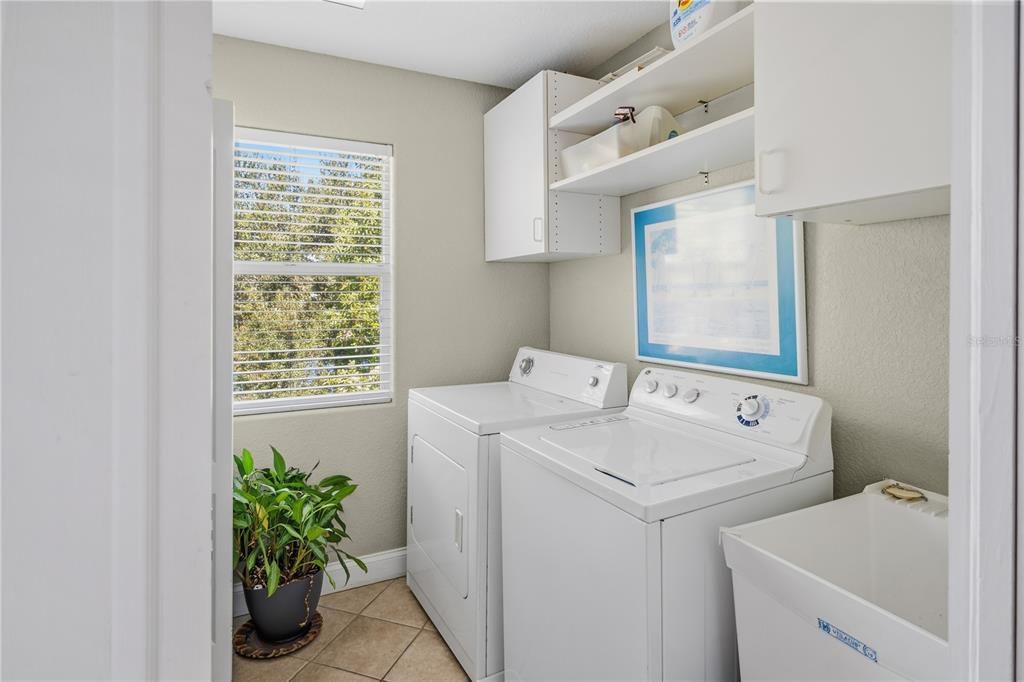 合同活跃: $499,000 (3 贝兹, 3 浴室, 2100 平方英尺)