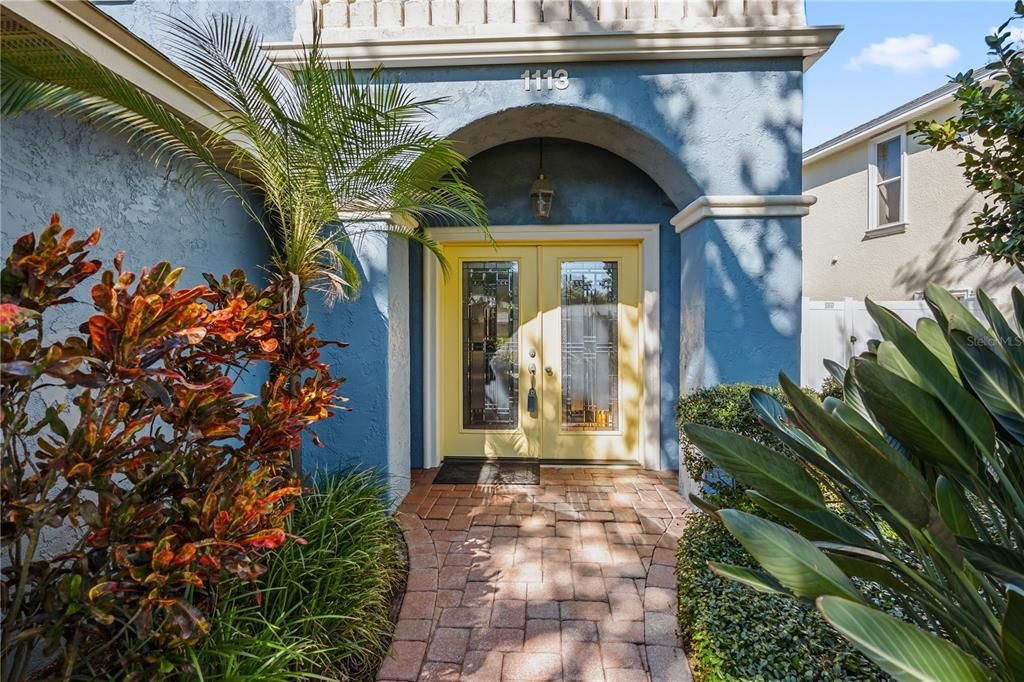 合同活跃: $499,000 (3 贝兹, 3 浴室, 2100 平方英尺)