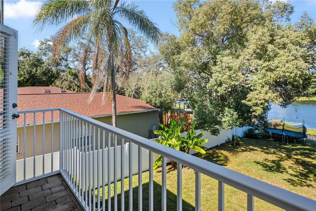 合同活跃: $499,000 (3 贝兹, 3 浴室, 2100 平方英尺)