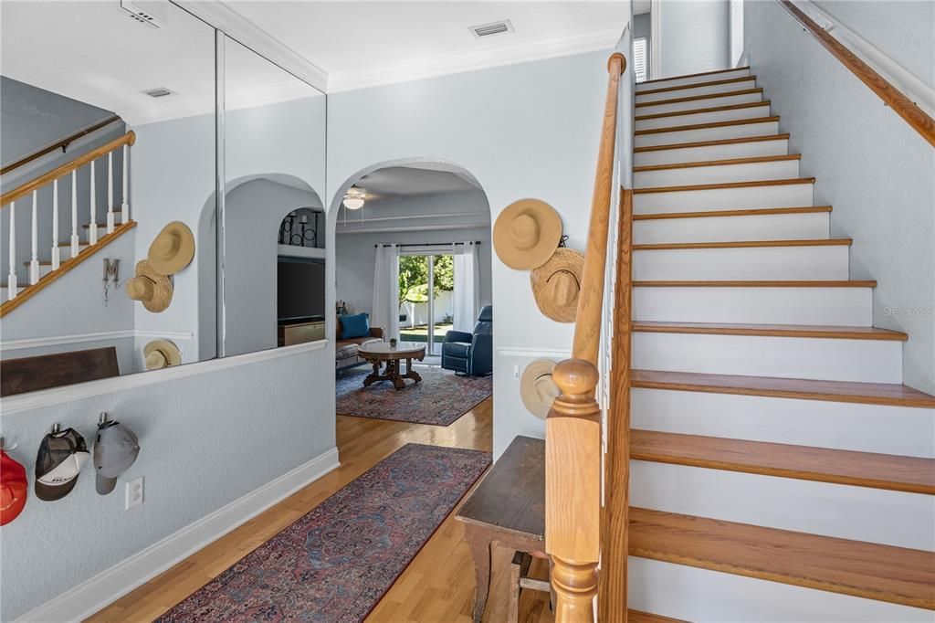 合同活跃: $499,000 (3 贝兹, 3 浴室, 2100 平方英尺)