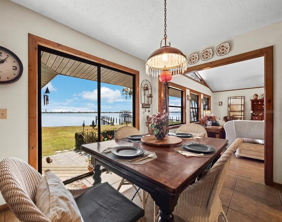 En Venta: $1,200,000 (3 camas, 2 baños, 2409 Pies cuadrados)