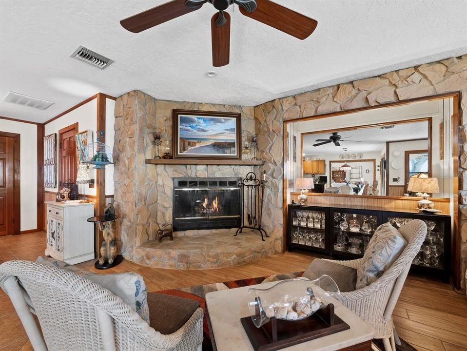 En Venta: $1,200,000 (3 camas, 2 baños, 2409 Pies cuadrados)