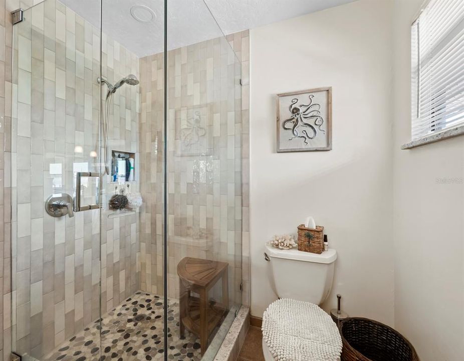 En Venta: $1,200,000 (3 camas, 2 baños, 2409 Pies cuadrados)