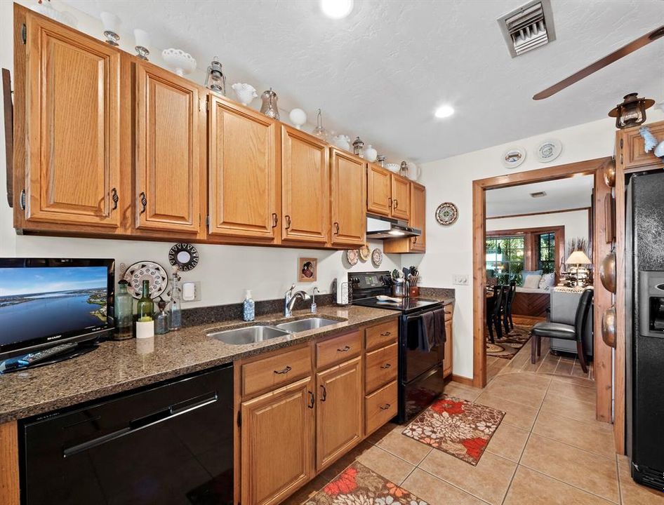 En Venta: $1,200,000 (3 camas, 2 baños, 2409 Pies cuadrados)