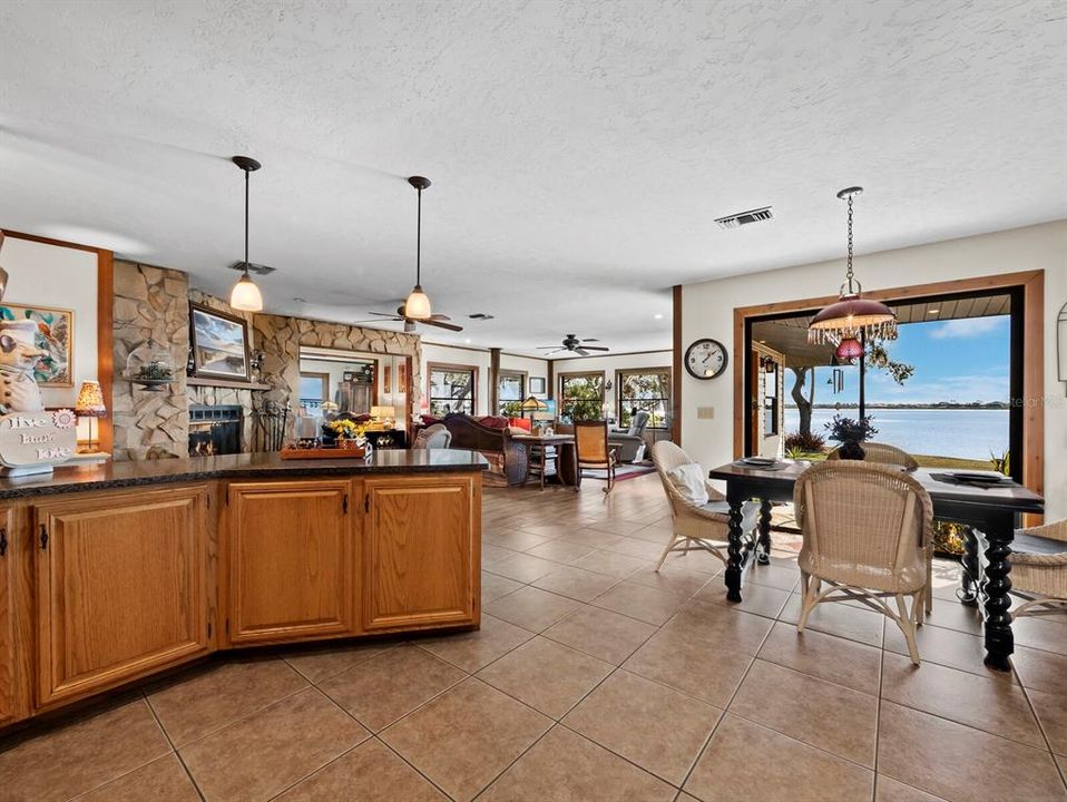 En Venta: $1,200,000 (3 camas, 2 baños, 2409 Pies cuadrados)