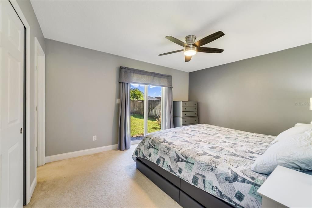 Под контрактом: $395,000 (3 спален, 2 ванн, 1386 Квадратных фут)