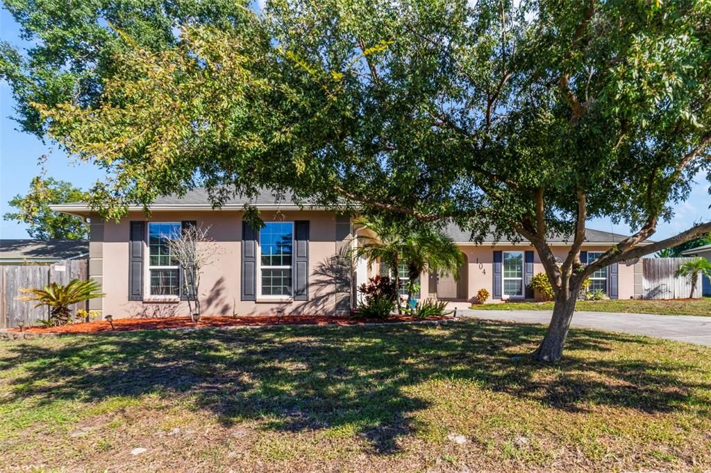 Под контрактом: $395,000 (3 спален, 2 ванн, 1386 Квадратных фут)