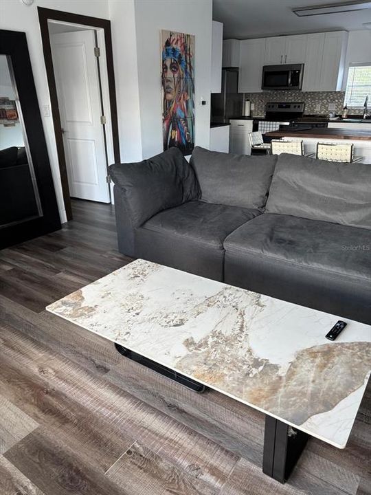 For Sale: $385,000 (3 beds, 2 baths, 1404 Square Feet)