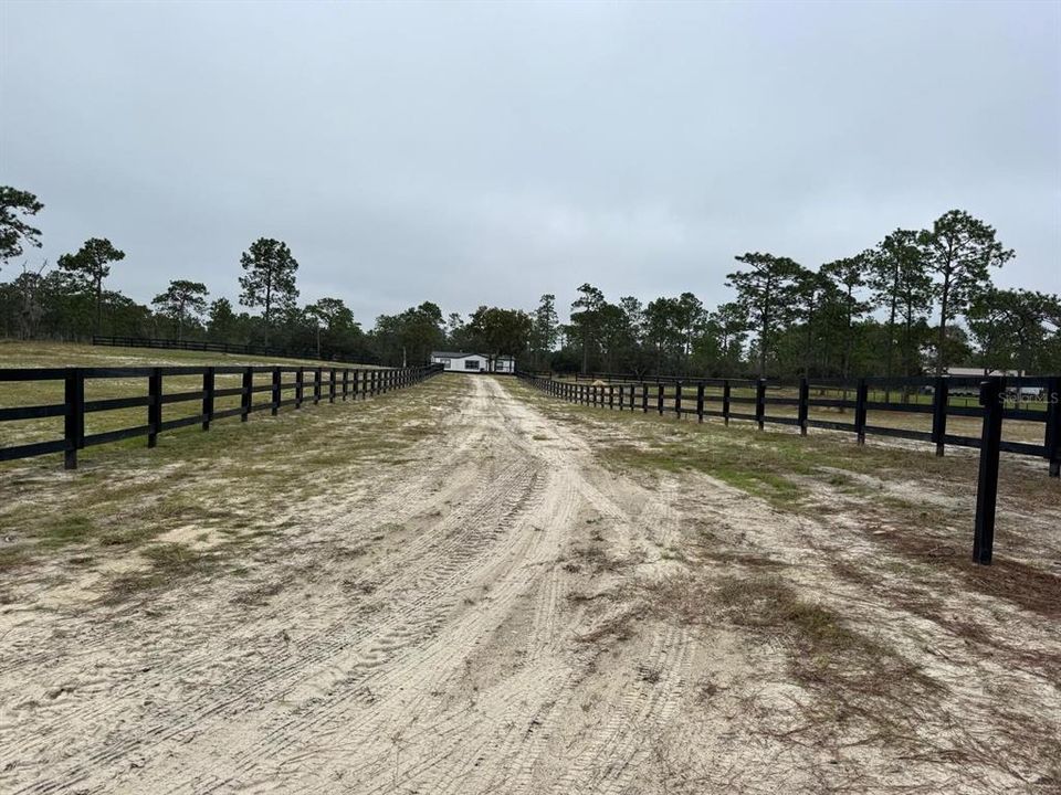 For Sale: $385,000 (3 beds, 2 baths, 1404 Square Feet)