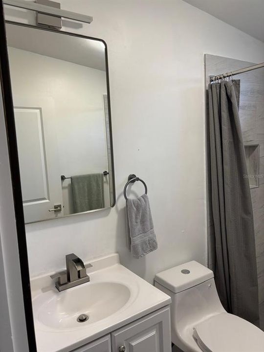 For Sale: $385,000 (3 beds, 2 baths, 1404 Square Feet)