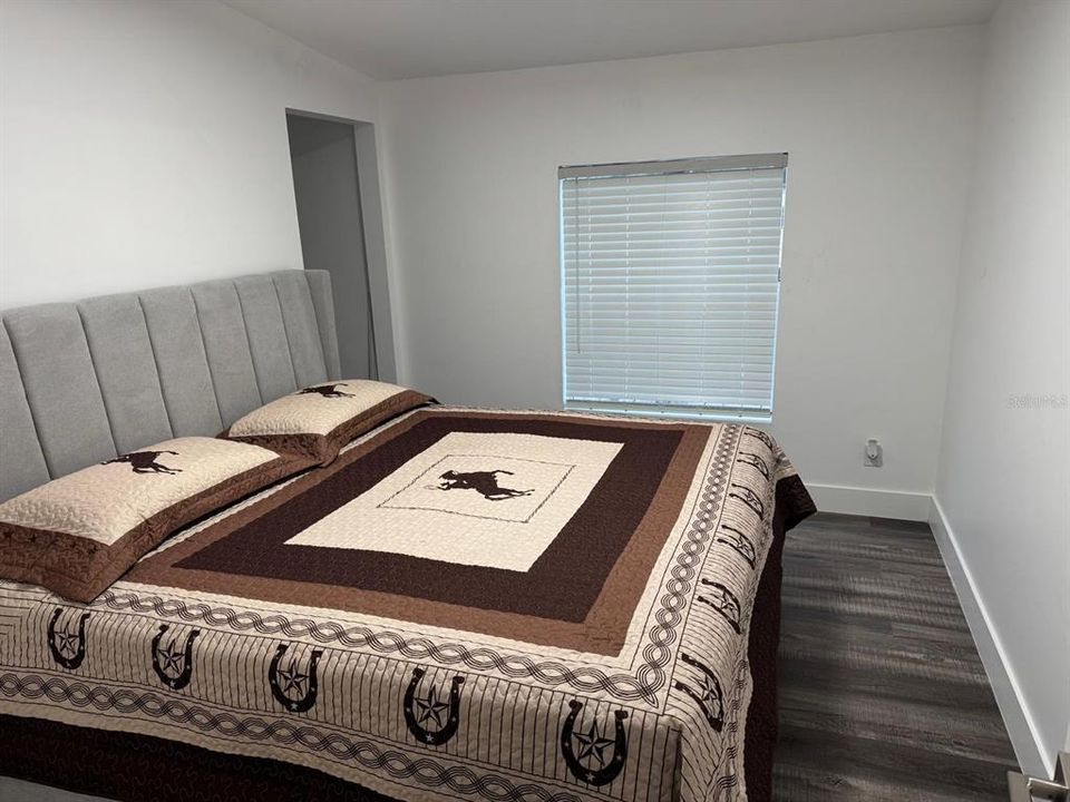 For Sale: $385,000 (3 beds, 2 baths, 1404 Square Feet)