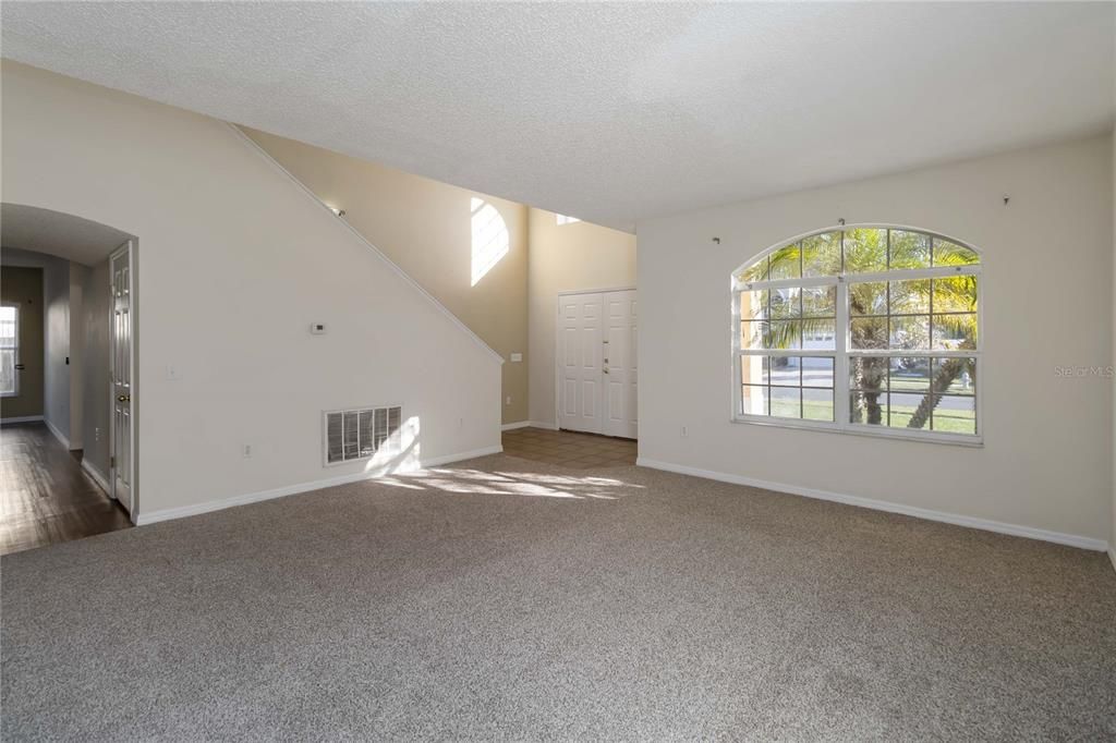 На продажу: $395,000 (4 спален, 2 ванн, 2778 Квадратных фут)