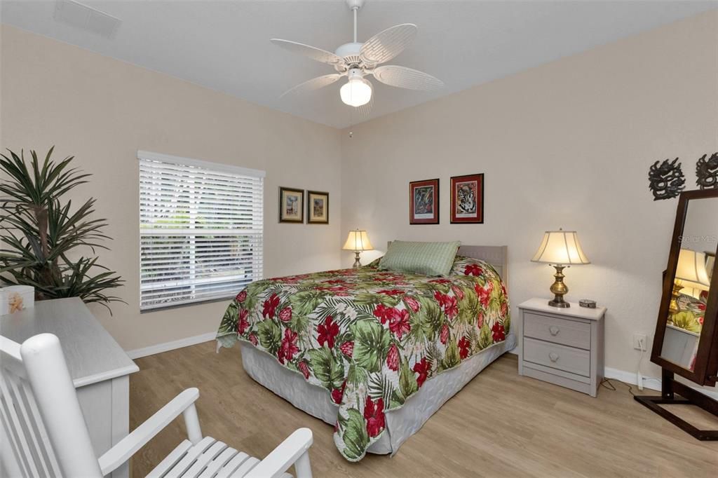 Под контрактом: $270,000 (2 спален, 2 ванн, 1264 Квадратных фут)