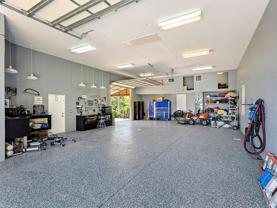 For Sale: $1,649,000 (4 beds, 4 baths, 3984 Square Feet)