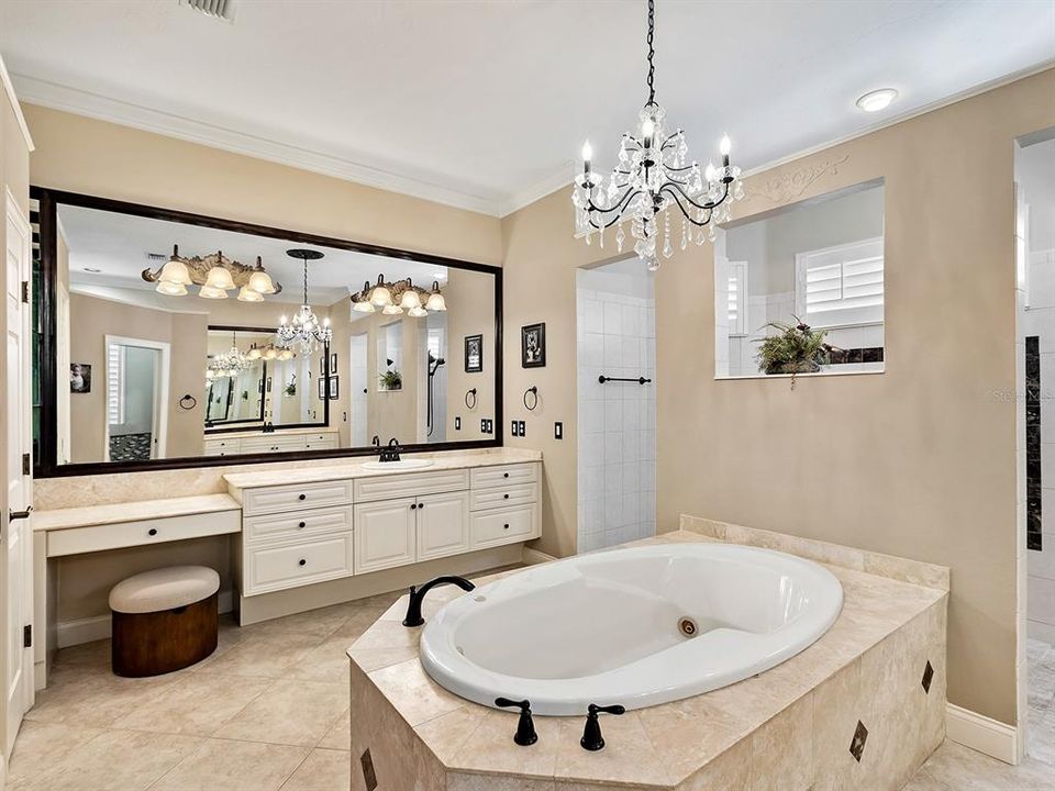 For Sale: $1,649,000 (4 beds, 4 baths, 3984 Square Feet)