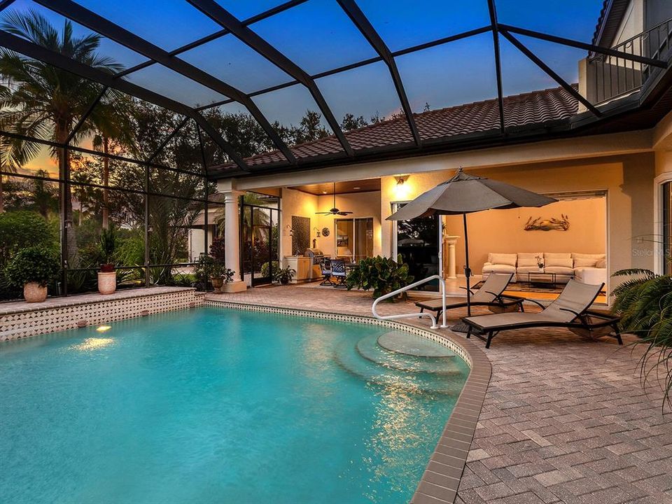 For Sale: $1,649,000 (4 beds, 4 baths, 3984 Square Feet)