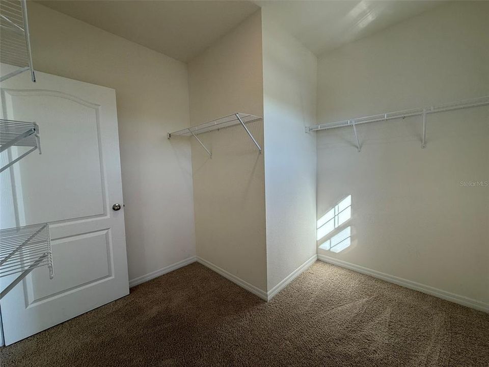 出租: $2,600 (5 贝兹, 3 浴室, 2522 平方英尺)