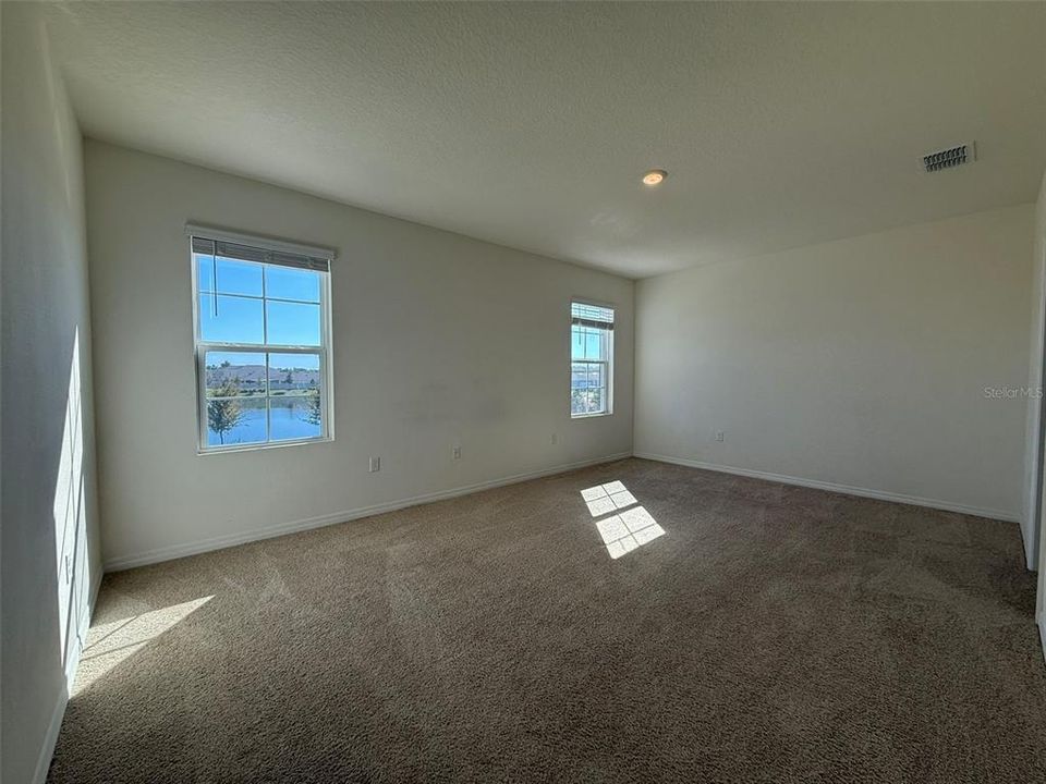 出租: $2,600 (5 贝兹, 3 浴室, 2522 平方英尺)