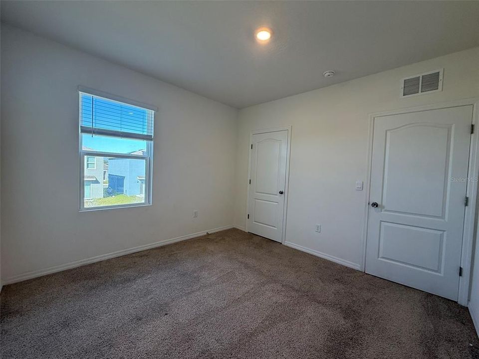 出租: $2,600 (5 贝兹, 3 浴室, 2522 平方英尺)