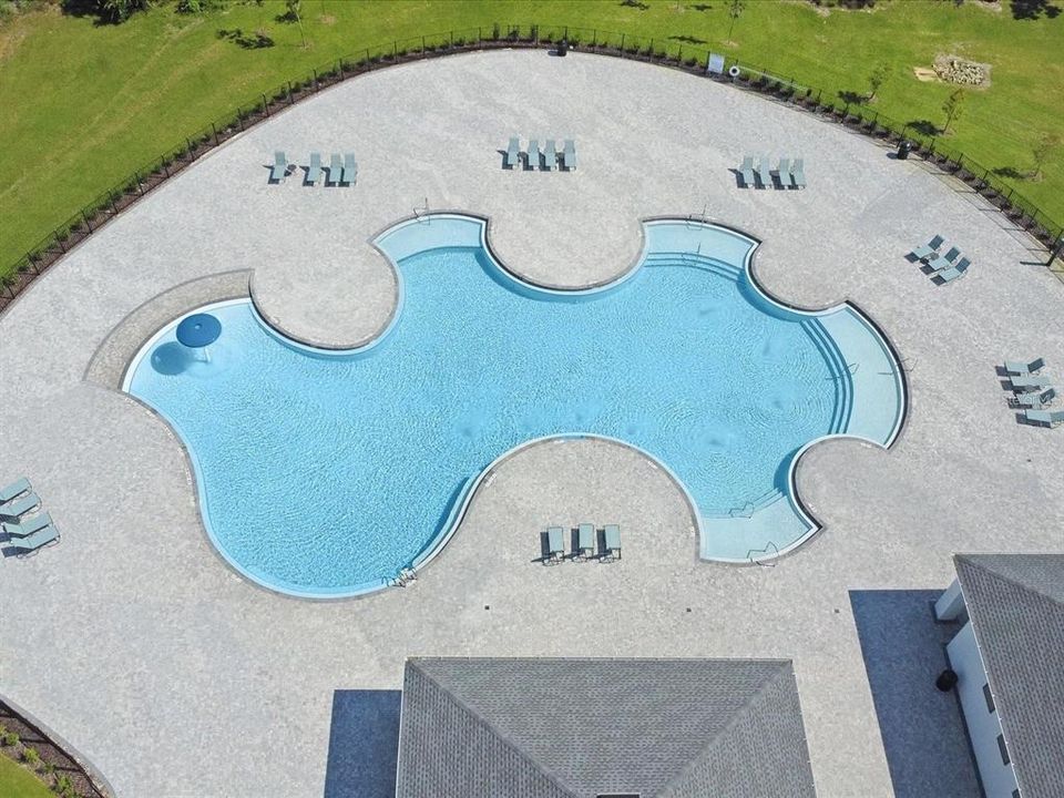 出租: $2,600 (5 贝兹, 3 浴室, 2522 平方英尺)