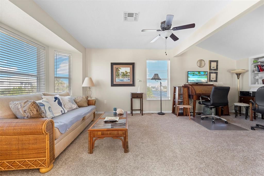 For Sale: $599,000 (3 beds, 2 baths, 2046 Square Feet)