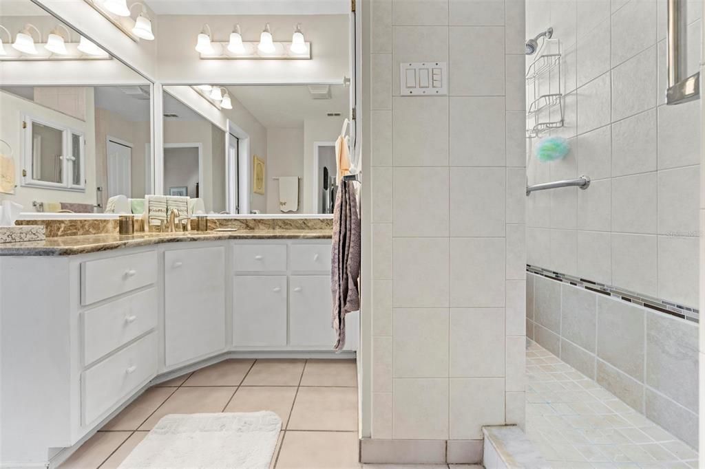 For Sale: $599,000 (3 beds, 2 baths, 2046 Square Feet)