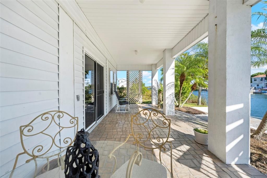 For Sale: $599,000 (3 beds, 2 baths, 2046 Square Feet)