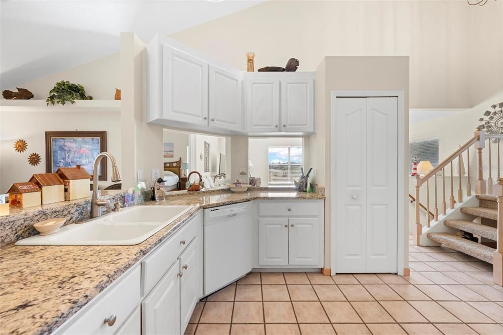 For Sale: $599,000 (3 beds, 2 baths, 2046 Square Feet)