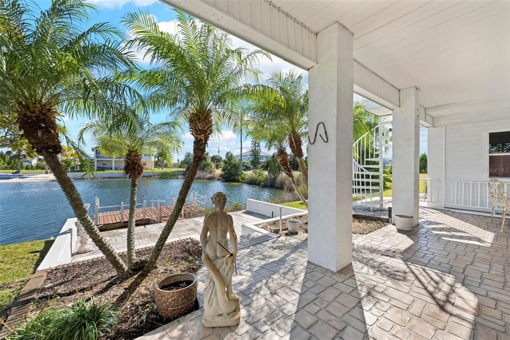 For Sale: $599,000 (3 beds, 2 baths, 2046 Square Feet)