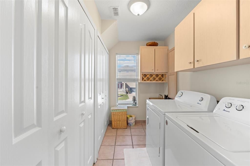 For Sale: $599,000 (3 beds, 2 baths, 2046 Square Feet)