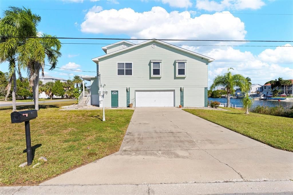 For Sale: $599,000 (3 beds, 2 baths, 2046 Square Feet)