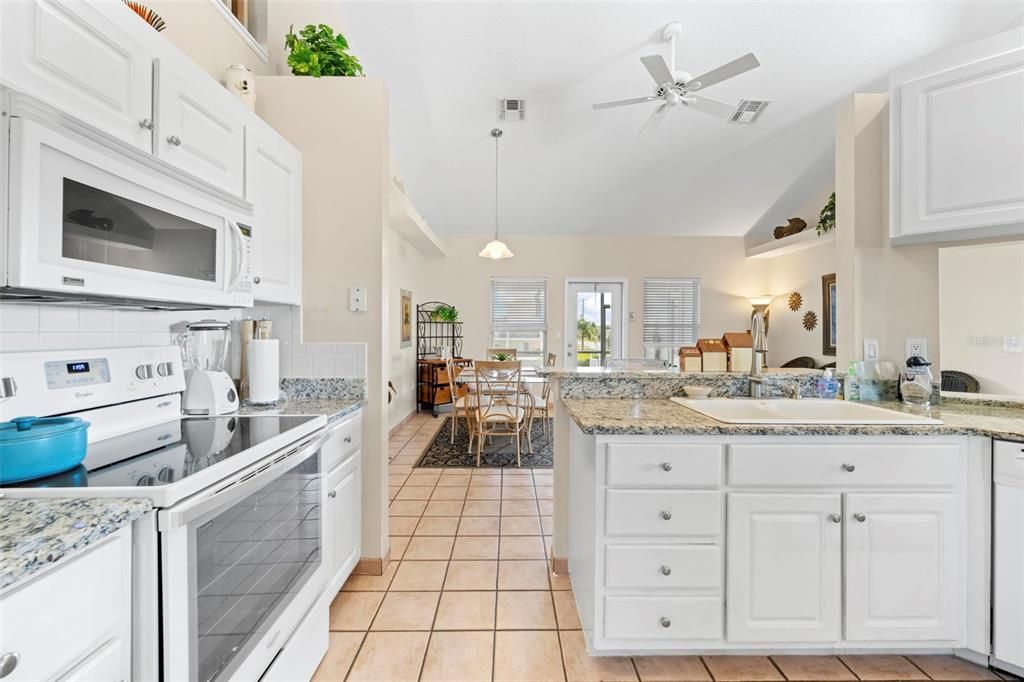 For Sale: $599,000 (3 beds, 2 baths, 2046 Square Feet)