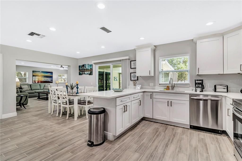 В аренду: $2,395 (3 спален, 2 ванн, 1545 Квадратных фут)