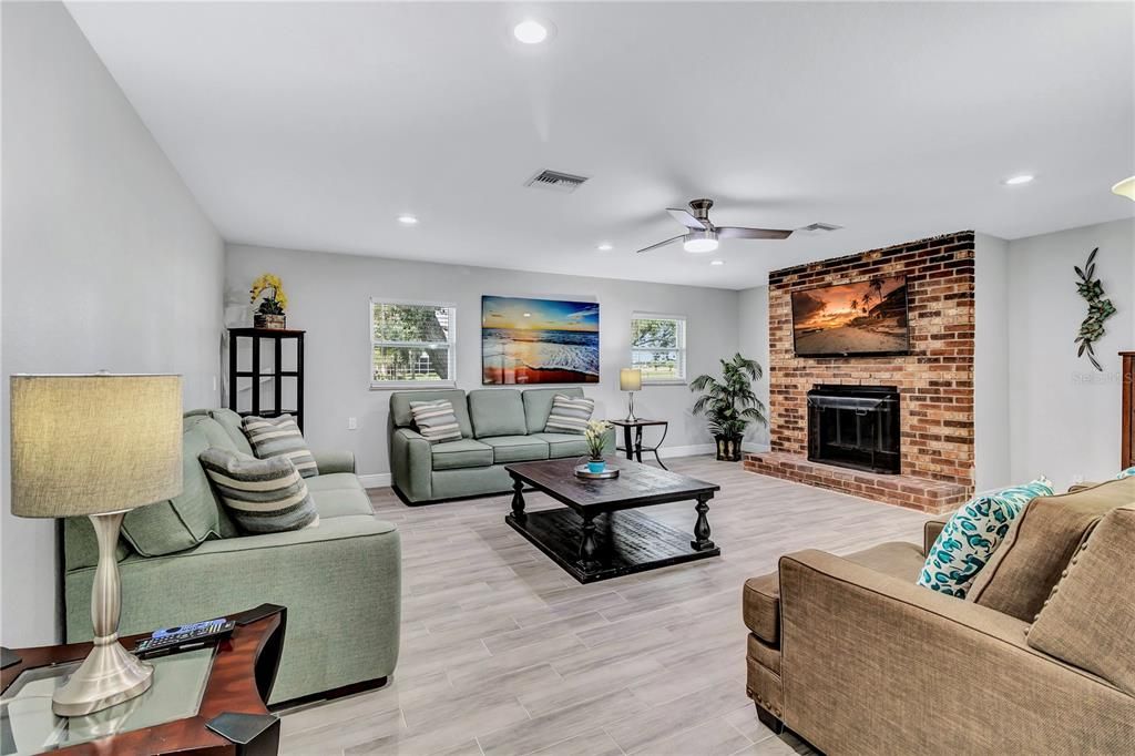 В аренду: $2,395 (3 спален, 2 ванн, 1545 Квадратных фут)