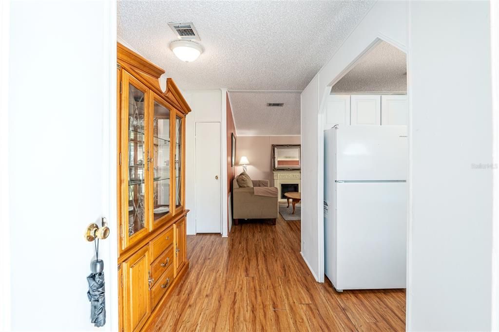 待售: $149,800 (2 贝兹, 2 浴室, 1104 平方英尺)