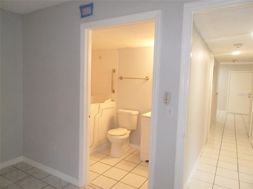 For Rent: $1,650 (3 beds, 2 baths, 1112 Square Feet)