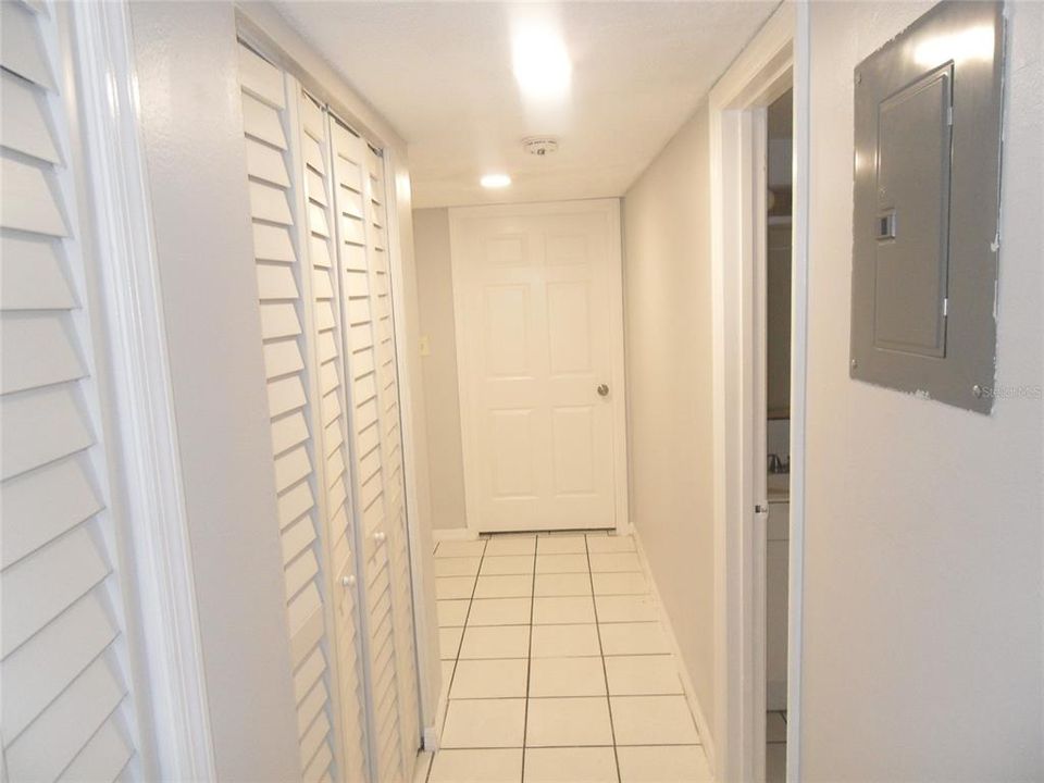 For Rent: $1,650 (3 beds, 2 baths, 1112 Square Feet)