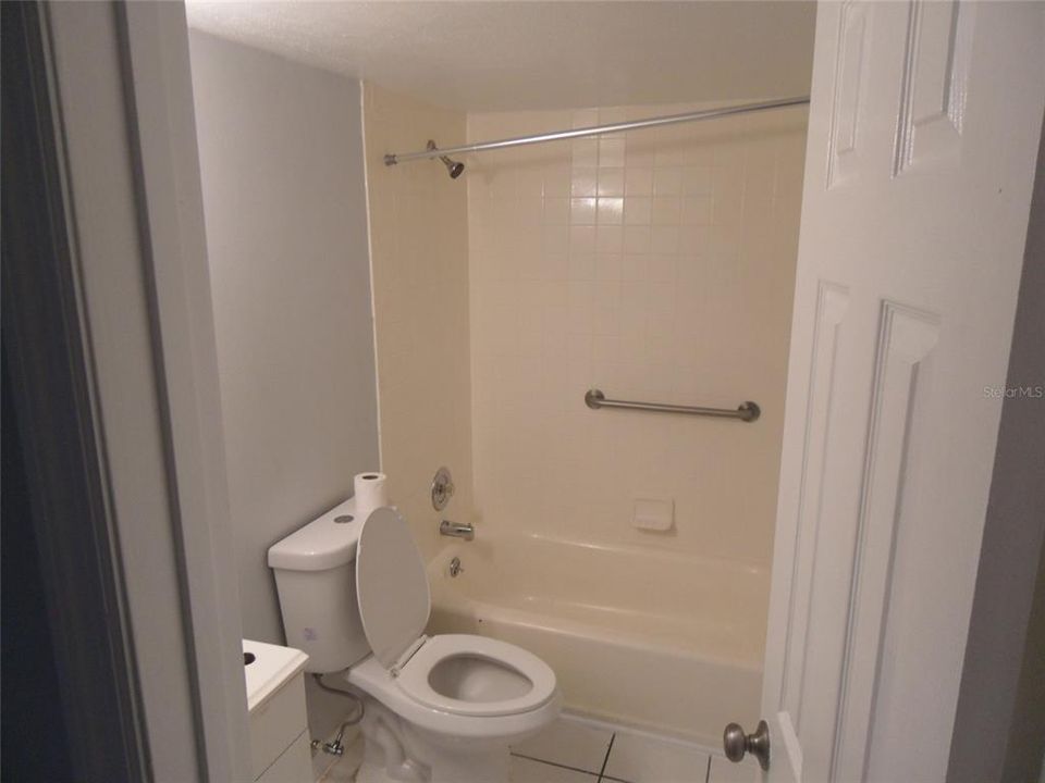 For Rent: $1,650 (3 beds, 2 baths, 1112 Square Feet)