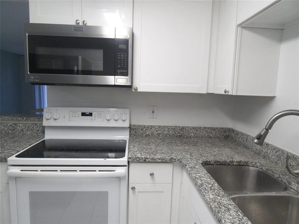 For Rent: $1,650 (3 beds, 2 baths, 1112 Square Feet)