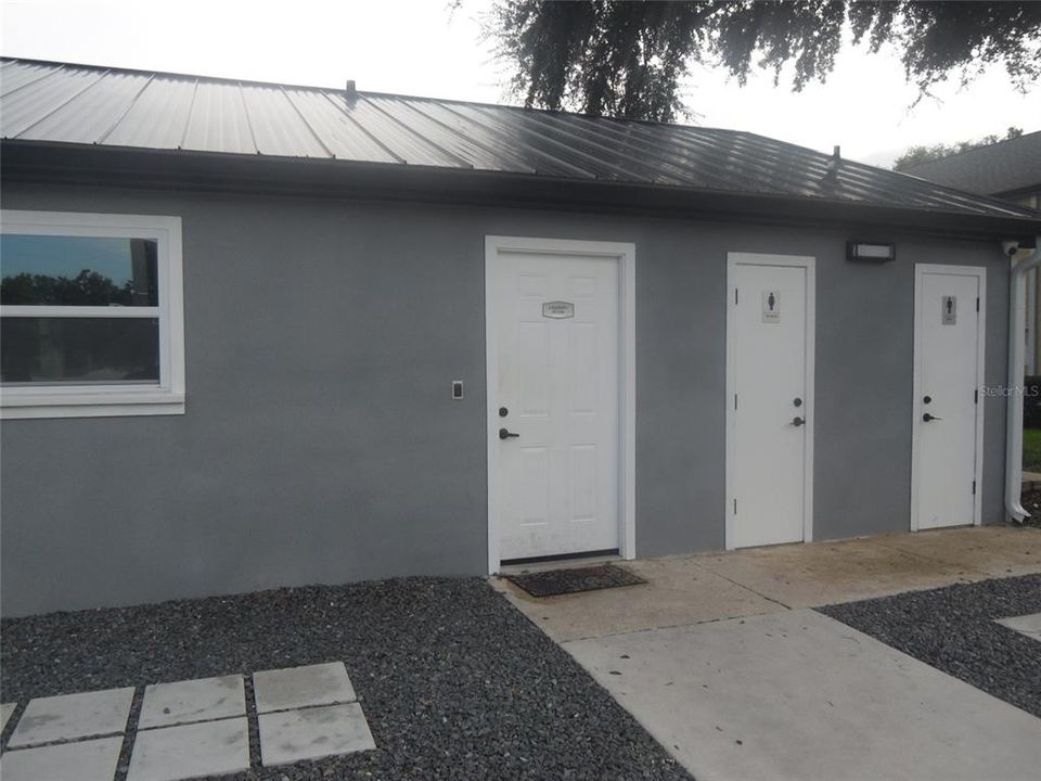 For Rent: $1,650 (3 beds, 2 baths, 1112 Square Feet)