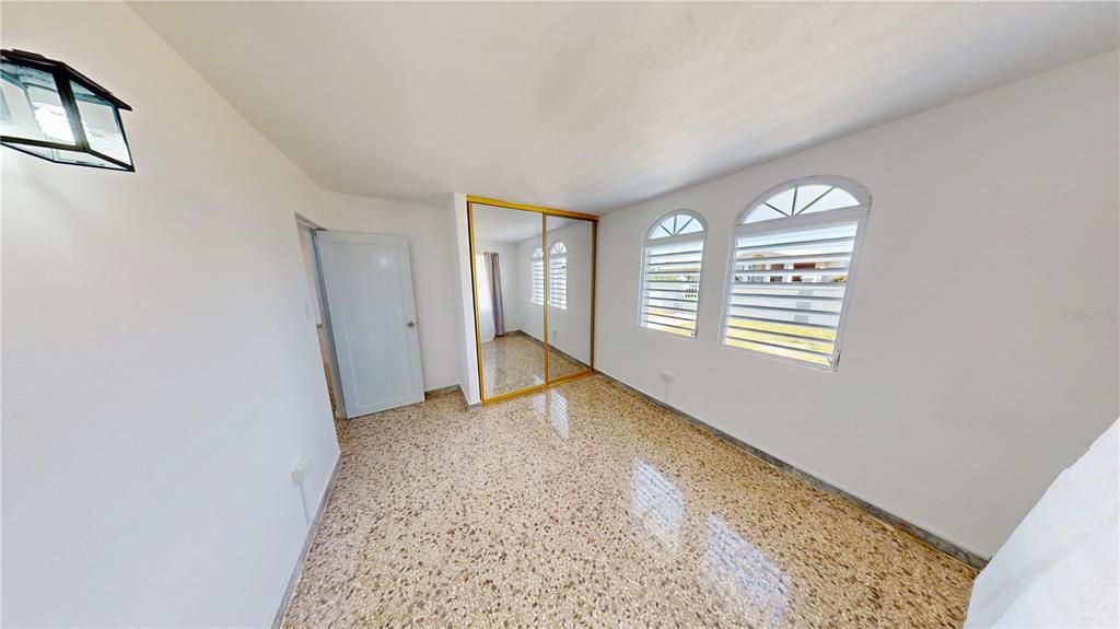 En Venta: $242,000 (3 camas, 2 baños, 1333 Pies cuadrados)