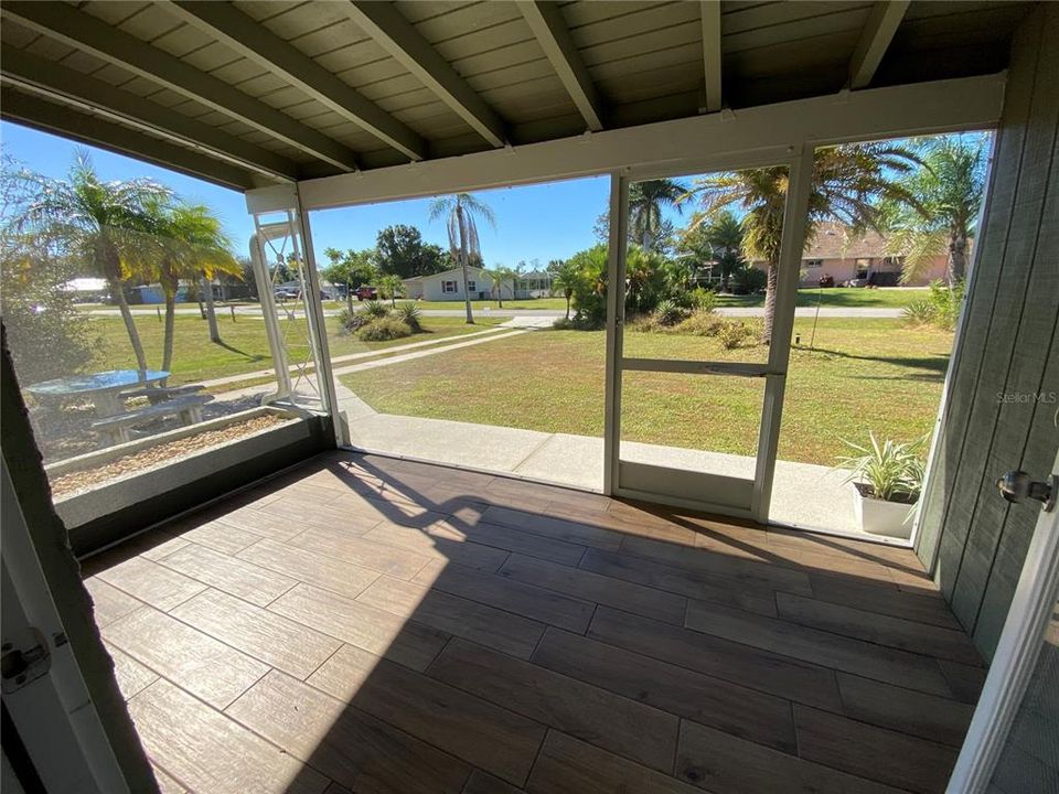 В аренду: $1,300 (2 спален, 2 ванн, 800 Квадратных фут)