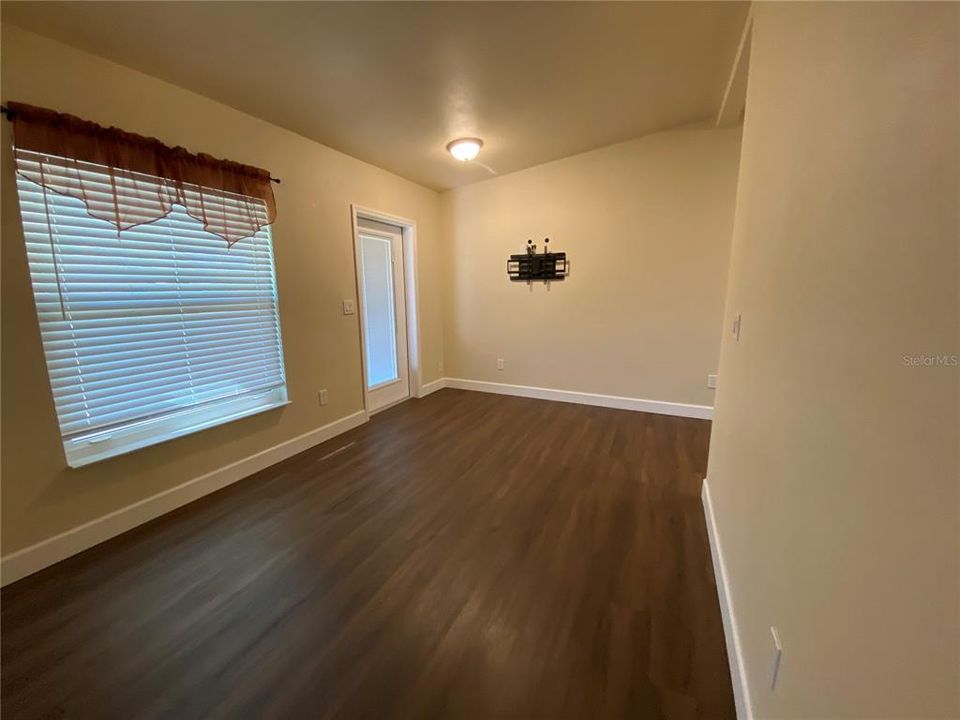 В аренду: $1,300 (2 спален, 2 ванн, 800 Квадратных фут)