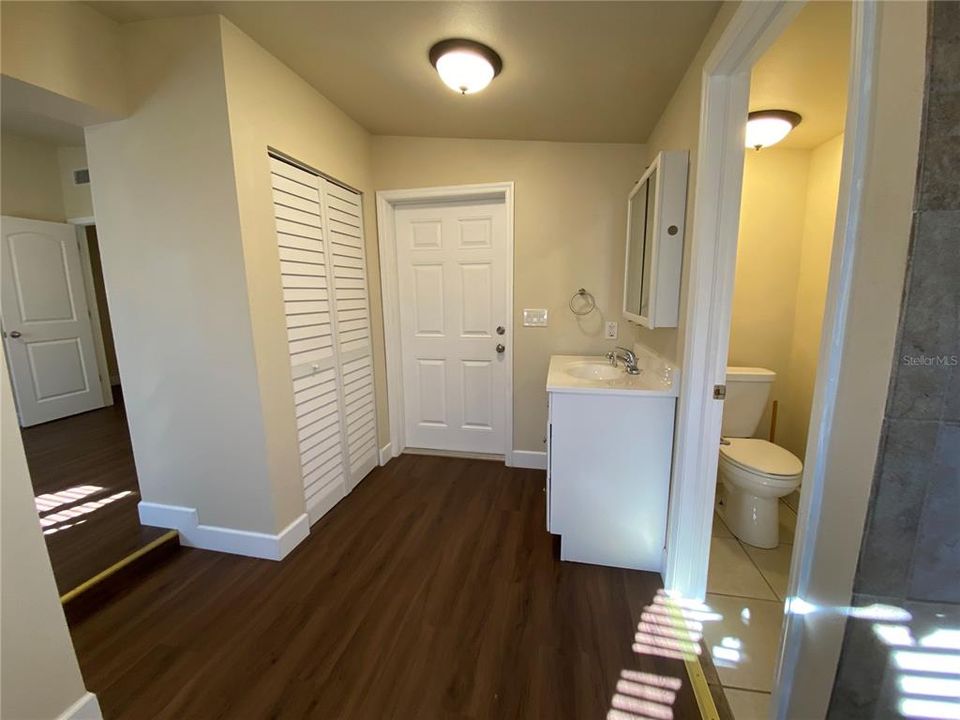 В аренду: $1,300 (2 спален, 2 ванн, 800 Квадратных фут)