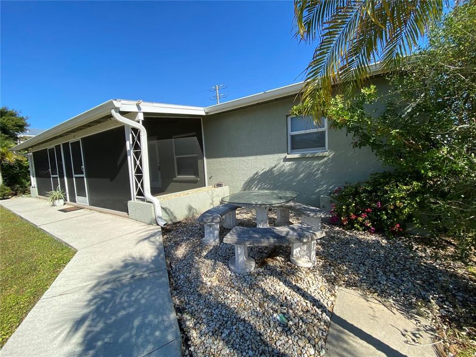 В аренду: $1,300 (2 спален, 2 ванн, 800 Квадратных фут)