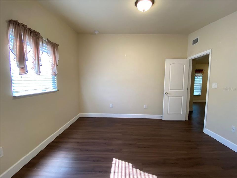 В аренду: $1,300 (2 спален, 2 ванн, 800 Квадратных фут)