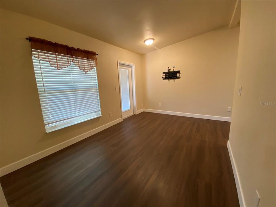 В аренду: $1,300 (2 спален, 2 ванн, 800 Квадратных фут)