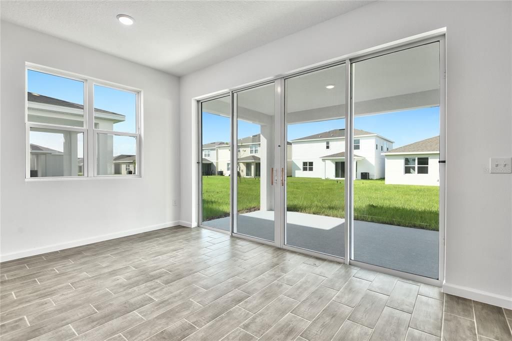 На продажу: $391,002 (5 спален, 3 ванн, 2807 Квадратных фут)