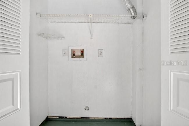 Active With Contract: $219,000 (3 beds, 2 baths, 1307 Square Feet)