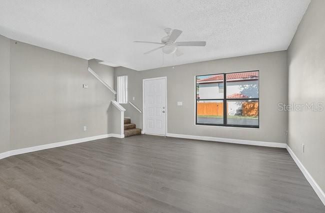 Active With Contract: $219,000 (3 beds, 2 baths, 1307 Square Feet)